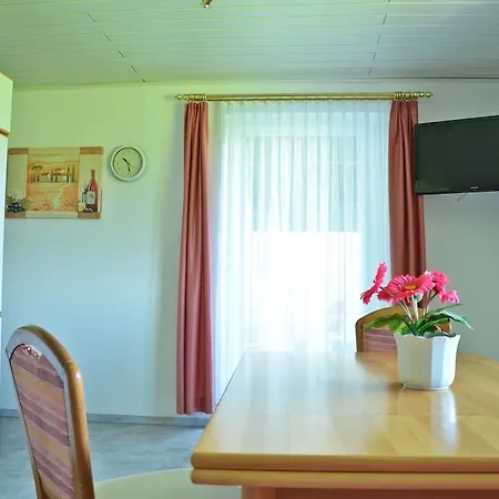 Annemarie Sankt Kanzian am Klopeiner See